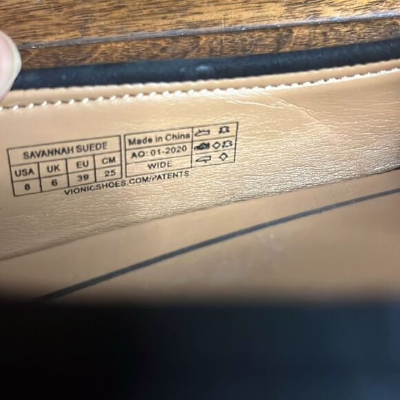 Vionic Savannah Bkack Suede Loafer, size 8W - Picture 8 of 9